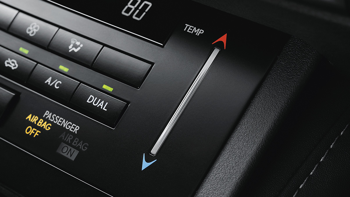 2015-Lexus-IS-350-interior-temperature-control-overlay-1204x677-LEX-ISG-MY15-0047